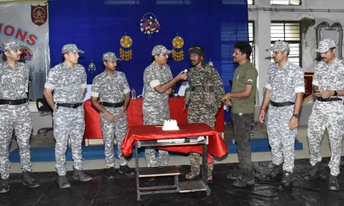 अब तक 101... कमांडर वासुदेव मडावी की जंगल परिसर में मौजूदगी सुनकर नक्सली बदल देते हैं अपना ठिकाना