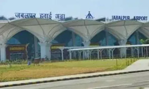 सतना से लापता युवती डुमना एयरपोर्ट पर मिली, दिल्ली ले जाने की फिराक में था शाहनवाज, मोबाइल लोकेशन ट्रेस कर पुलिस ने पकड़ा