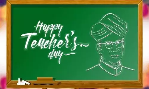 टीचर्स डे पर अपने शिक्षकों को करें शानदार तरह से विश, यहां देखें खास मैसेजेस