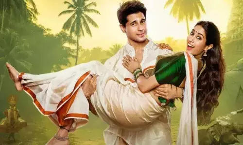 सैयारा के बाद साल की दूसरी हिट रोमांटिक फिल्म बनने की तरफ बढ़ी परम सुंदरी, दूसरे दिन के कलेक्शन में बढ़ा कलेक्शन सैयारा के बाद साल की दूसरी हिट रोमांटिक फिल्म बनने की तरफ बढ़ी परम सुंदरी, दूसरे दिन के कलेक्शन में बढ़ा कलेक्शन