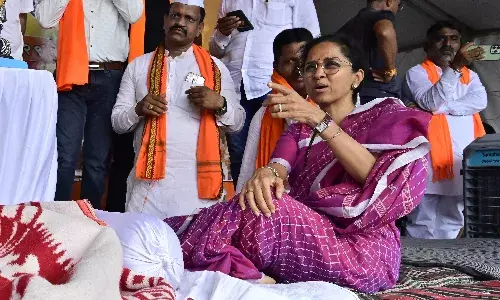 सुप्रिया सुले ने कहा - हमारी पार्टी-परिवार तोड़ा, अब मराठा आरक्षण पर फैसला करें फडणवीस