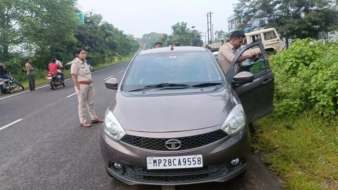 कारों से काली फिल्म और बुलेट से साइलेंसर निकाले कारों से काली फिल्म और बुलेट से साइलेंसर निकाले