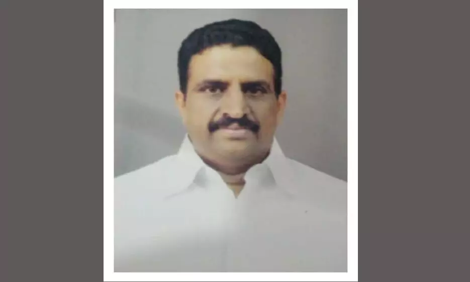 लोकनिर्माण विभाग के ठेकेदार ने कर ली खुदकुशी, फ्लैट में फंदे से लटका मिला शव लोकनिर्माण विभाग के ठेकेदार ने कर ली खुदकुशी, फ्लैट में फंदे से लटका मिला शव