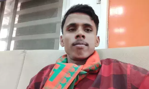 सतना के युवक ने एमपी का डिप्टी सीएम बनकर सूरत आरपीएफ के एसआई को धमकाया सतना के युवक ने एमपी का डिप्टी सीएम बनकर सूरत आरपीएफ के एसआई को धमकाया