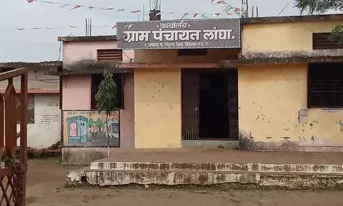 मप्र व महाराष्ट्र की मतदाता सूची में लांघा सरपंच और उपसरपंच का नाम, शिकायत के बीच मची हलचल मप्र व महाराष्ट्र की मतदाता सूची में लांघा सरपंच और उपसरपंच का नाम, शिकायत के बीच मची हलचल