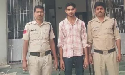 पाइप चोरी में एक साल से फरार इनामी आरोपी बंदी, पुलिस ने कोर्ट में पेश कर भेजा जेल पाइप चोरी में एक साल से फरार इनामी आरोपी बंदी, पुलिस ने कोर्ट में पेश कर भेजा जेल
