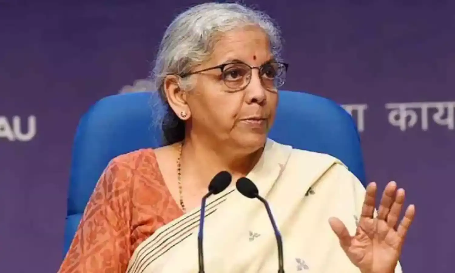 निर्मला सीतारमण ने GST के टैक्स स्लैब में किए ये दो बड़े बदलाव, जानें किन चीजों के दाम होंगे कम या ज्यादा