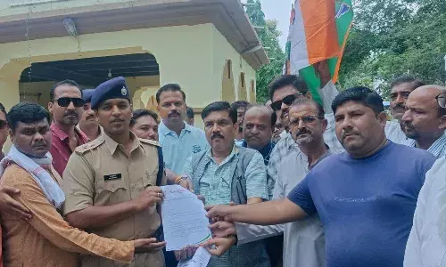 कांग्रेस प्रदेश अध्यक्ष पर हुंए हमले का जिला कांग्रेस कमेटी ने किया विरोध, पुलिस महानिदेशक के नाम सौंपा ज्ञापन कांग्रेस प्रदेश अध्यक्ष पर हुंए हमले का जिला कांग्रेस कमेटी ने किया विरोध, पुलिस महानिदेशक के नाम सौंपा ज्ञापन