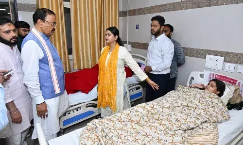 यूपी के डिप्टी सीएम ने घायल ABVP कार्यकर्ताओं से की मुलाकात, उपचार सुनिश्चित करने के दिए सख्त निर्देश