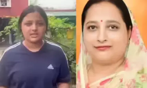 मेरी मां आप लोगों को बीच से फाड़ देंगी, सपा पर BJP विधायक केतकी सिंह की बेटी ने बोला तीखा हमला मेरी मां आप लोगों को बीच से फाड़ देंगी, सपा पर BJP विधायक केतकी सिंह की बेटी ने बोला तीखा हमला