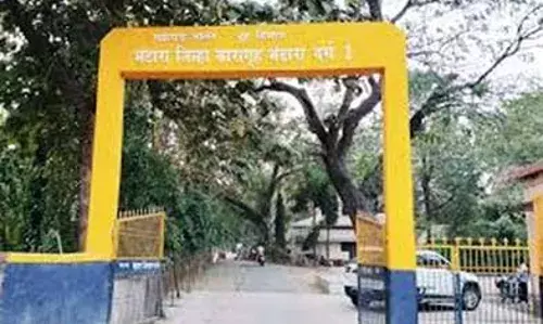 महुआ शराब विक्रेता की जेल रवानगी, माल सहित पकड़ा था पुलिस ने