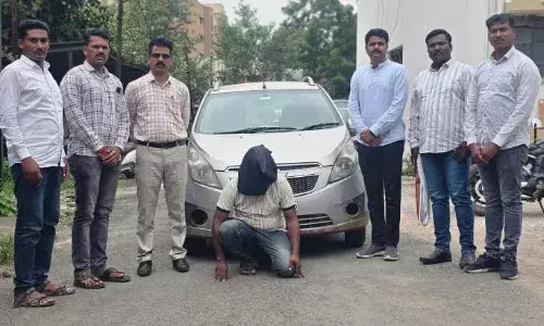 अलग - अलग जगहों से मवेशी चोरी करने वाले दो आरोपियों को पुलिस ने किया गिरफ्तार अलग - अलग जगहों से मवेशी चोरी करने वाले दो आरोपियों को पुलिस ने किया गिरफ्तार