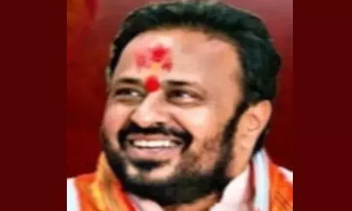 पूर्व जिला परिषद सदस्य शिंदे के खिलाफ शादी का झांसा देकर शिक्षिका से बार-बार रेप की शिकायत पूर्व जिला परिषद सदस्य शिंदे के खिलाफ शादी का झांसा देकर शिक्षिका से बार-बार रेप की शिकायत