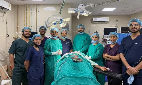 सिम्स के डॉक्टर्स ने ऑपरेशन कर निकाला कान का ट्यूमर, सिरिंगोसिस्टेडेनोमा पैपिलिफेरम बीमारी के विश्व में सिर्फ 730 पेशेंट सिम्स के डॉक्टर्स ने ऑपरेशन कर निकाला कान का ट्यूमर, सिरिंगोसिस्टेडेनोमा पैपिलिफेरम बीमारी के विश्व में सिर्फ 730 पेशेंट