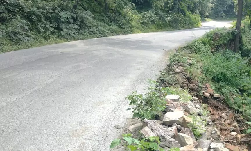 पन्ना-छतरपुर हाईवे मडला घाटी बनी मौत का जाल, जिम्मेदार बेखबर पन्ना-छतरपुर हाईवे मडला घाटी बनी मौत का जाल, जिम्मेदार बेखबर