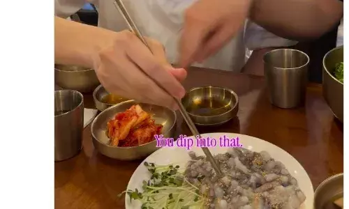 कोरियन शख्स ने खाया जिंदा ऑक्टोपस, लोग देखकर हो गए भयभीत, यहां देखें वीडियो