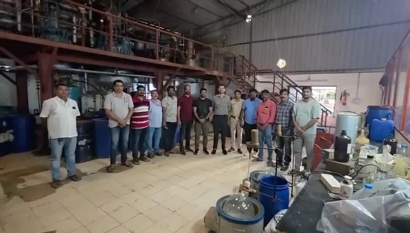 तेलंगाना की रसायन फैक्ट्री से जब्त 12 हजार करोड़ का ड्रग्स, अंतरराष्ट्रीय स्तर पर जुड़े तार तेलंगाना की रसायन फैक्ट्री से जब्त 12 हजार करोड़ का ड्रग्स, अंतरराष्ट्रीय स्तर पर जुड़े तार