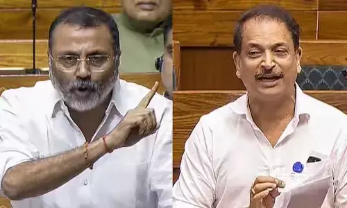 बीजेपी के दो दिग्गज सांसद खुलकर आए आमने-सामने, रूडी ने दुबे पर लगाए ये गंभीर आरोप बीजेपी के दो दिग्गज सांसद खुलकर आए आमने-सामने, रूडी ने दुबे पर लगाए ये गंभीर आरोप