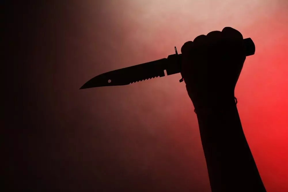 कार चालक पर चाकू से हमला, सोने-नकदी की लूट, पुलिस मामले की जांच में जुटी कार चालक पर चाकू से हमला, सोने-नकदी की लूट, पुलिस मामले की जांच में जुटी