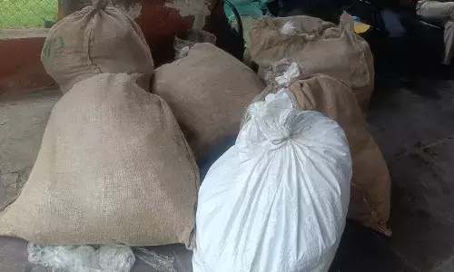 प्रतिबंधित पान मसाला जब्त - 1 गिरफ्तार, पुलिस की सख्त कार्रवाई प्रतिबंधित पान मसाला जब्त - 1 गिरफ्तार, पुलिस की सख्त कार्रवाई