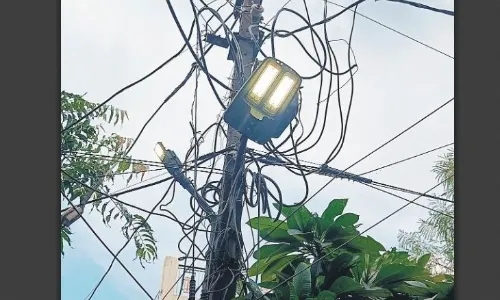 स्मार्ट मीटर के साथ स्मार्ट वर्किंग देने का था दावा, अब उपभोक्ता परेशान स्मार्ट मीटर के साथ स्मार्ट वर्किंग देने का था दावा, अब उपभोक्ता परेशान