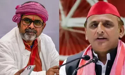 सपा के मंच से AAP नेता अवध ओझा ने की अखिलेश यादव की तारीफ, 2027 विधानसभा चुनाव के लिए कर दिया ये बड़ा ऐलान सपा के मंच से AAP नेता अवध ओझा ने की अखिलेश यादव की तारीफ, 2027 विधानसभा चुनाव के लिए कर दिया ये बड़ा ऐलान