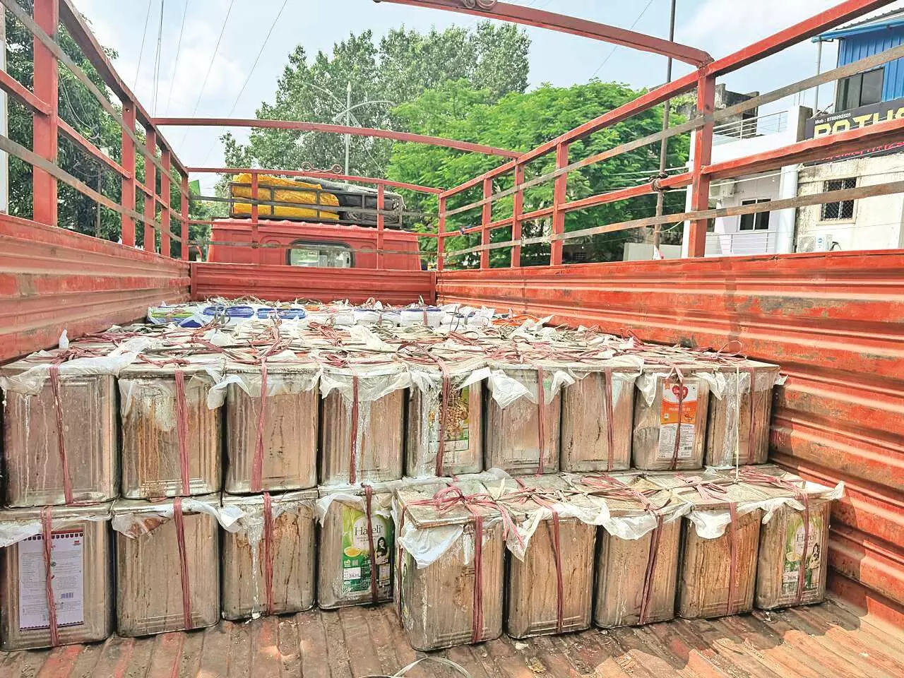44 सौ किलो दही नष्ट किया, निर्धारित तापमान में नहीं रखने से हो गया था खराब 44 सौ किलो दही नष्ट किया, निर्धारित तापमान में नहीं रखने से हो गया था खराब