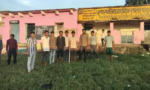 बदहाली में शहपुरा शाला, खतरे में मासूमों का भविष्य बदहाली में शहपुरा शाला, खतरे में मासूमों का भविष्य