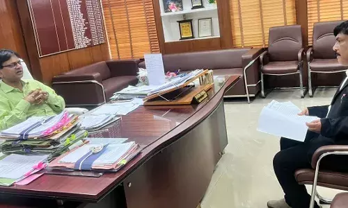 जिला कांग्रेस अध्यक्ष ने जिले की समस्याओं को लेकर कलेक्टर से की मुलाकात जिला कांग्रेस अध्यक्ष ने जिले की समस्याओं को लेकर कलेक्टर से की मुलाकात