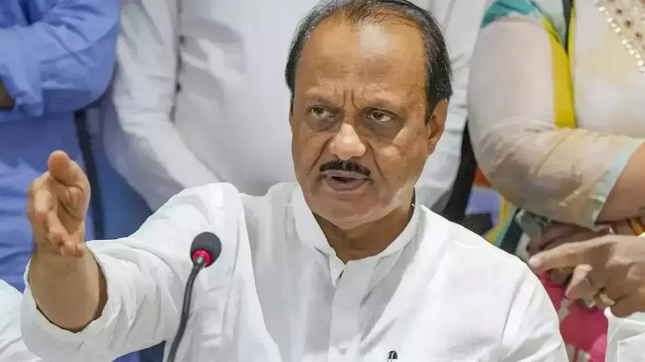 सोलापुर मामल में खुलासा - गांव में हो रहा था अवैध खनन, अजित पवार ने डीएसपी को किया था फोन