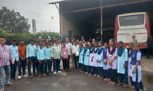 चालक ने नहीं रोकी बस, संतप्त विद्यार्थी सीधे जा धमके ब्रह्मपुरी डिपो चालक ने नहीं रोकी बस, संतप्त विद्यार्थी सीधे जा धमके ब्रह्मपुरी डिपो