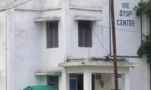 वन स्टॉप सेंटर तक जाने का रास्ता दलदल में तब्दील, अधिकारियों की अनदेखी से लोग परेशान वन स्टॉप सेंटर तक जाने का रास्ता दलदल में तब्दील, अधिकारियों की अनदेखी से लोग परेशान