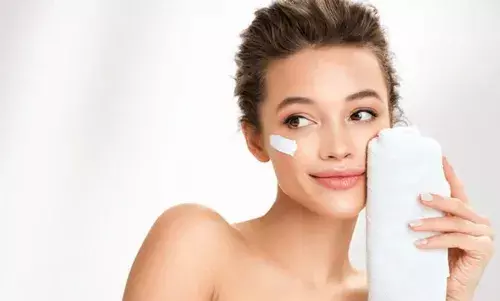 खास दिनों से पहले अगर निकल आते हैं पिंपल्स, तो इन चीजों को करें ट्राई, क्लियर हो जाएगी स्किन