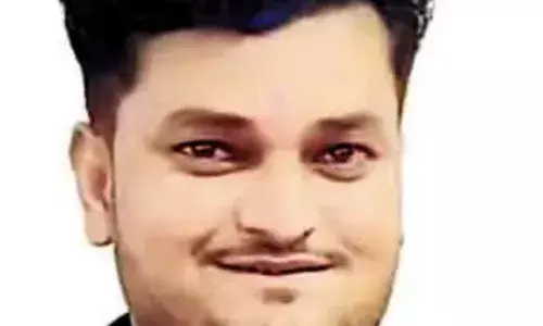 ट्रक ने बाइक को मारी टक्कर ,एक व्यक्ति की मौत, दूसरा गंभीर ट्रक ने बाइक को मारी टक्कर ,एक व्यक्ति की मौत, दूसरा गंभीर