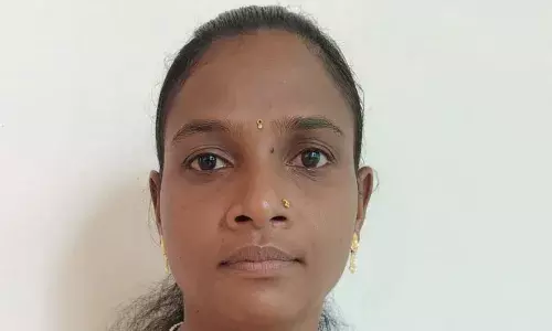 पति की मौत और संगठन से मोहभंग के बाद महिला नक्सली ने किया सरेंडर पति की मौत और संगठन से मोहभंग के बाद महिला नक्सली ने किया सरेंडर