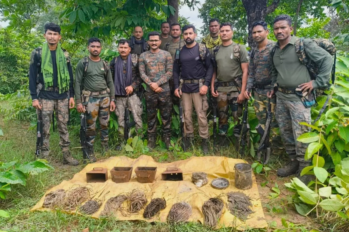 विस्फोटक के साथ बड़ी वारदात को अंजाम देने की फिराक में थे नक्सली विस्फोटक के साथ बड़ी वारदात को अंजाम देने की फिराक में थे नक्सली