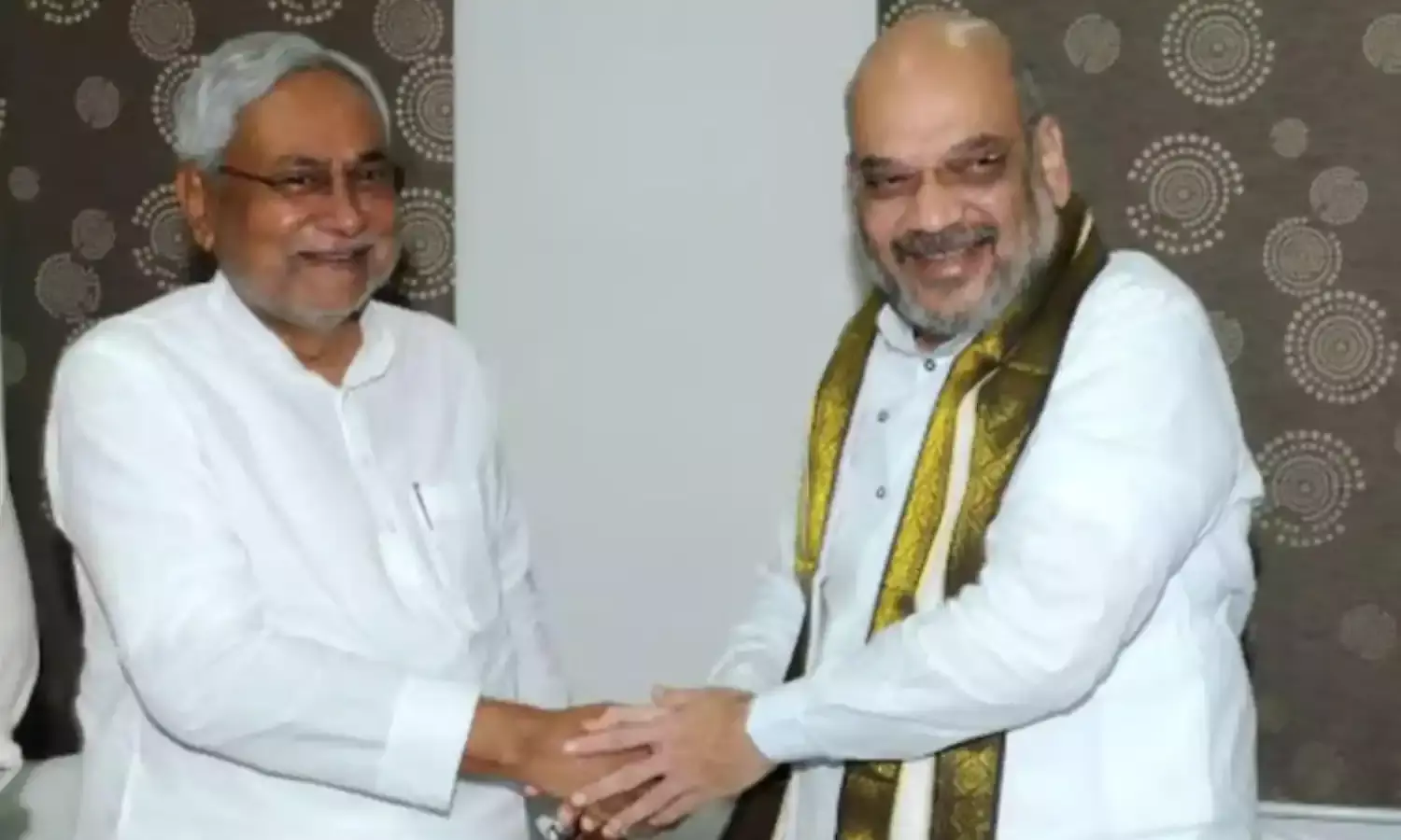 एनडीए की बंद कमरे में करीब 20 मिनट हुई बैठक, इस रणनीति पर बनी सहमति