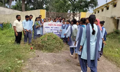 छत्रशाल महाविद्यालय के एनएसएस स्वयंसेवकों ने सेवा पखवाडा के तहत की सफाई