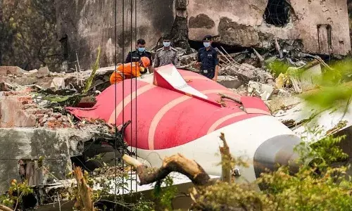 अहमदाबाद विमान हादसे ने लिया नया मोड़, अमेरिकी कोर्ट में मुकदमा दर्ज, मृतकों के परिजनों ने कंपनी...