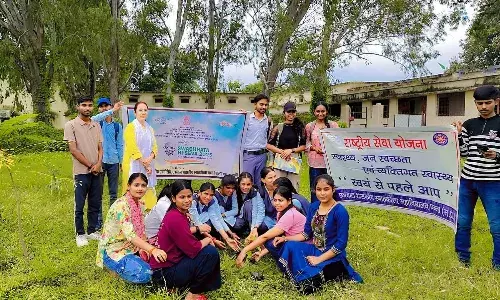 सेवा पखवाड़ा अभियान के अंतर्गत राष्ट्रीय सेवा योजना स्वयंसेवकों द्वारा वृक्षारोपण सेवा पखवाड़ा अभियान के अंतर्गत राष्ट्रीय सेवा योजना स्वयंसेवकों द्वारा वृक्षारोपण