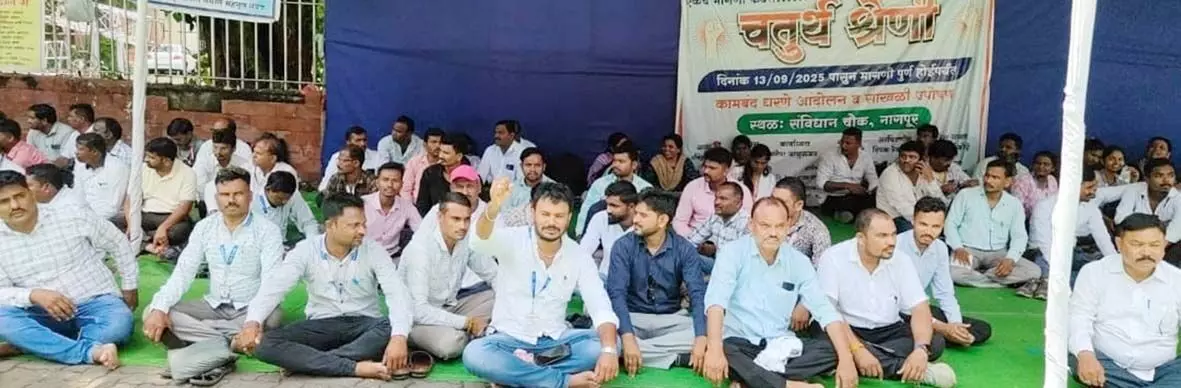 कोतवालों की हड़ताल नागरिकों के अटके काम, तहसील कार्यालय के चक्कर काट-काटकर परेशान कोतवालों की हड़ताल नागरिकों के अटके काम, तहसील कार्यालय के चक्कर काट-काटकर परेशान