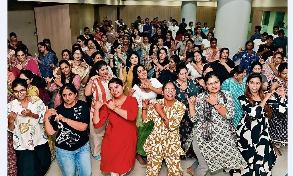 फ्री स्टाइल में सीखेंगे हीच और भांगड़ा फ्री स्टाइल में सीखेंगे हीच और भांगड़ा