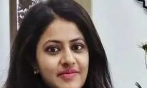 मुंबई पुलिस ने पूर्व प्रशिक्षु आईएएस पूजा खेड़कर के ड्राइवर को रोड रेज केस में गिरफ्तार किया मुंबई पुलिस ने पूर्व प्रशिक्षु आईएएस पूजा खेड़कर के ड्राइवर को रोड रेज केस में गिरफ्तार किया