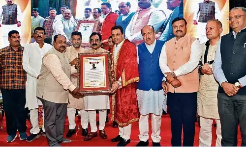 अभी तो शुरुआत है..जबलपुर को विकास में बहुत आगे ले जाना है अभी तो शुरुआत है..जबलपुर को विकास में बहुत आगे ले जाना है