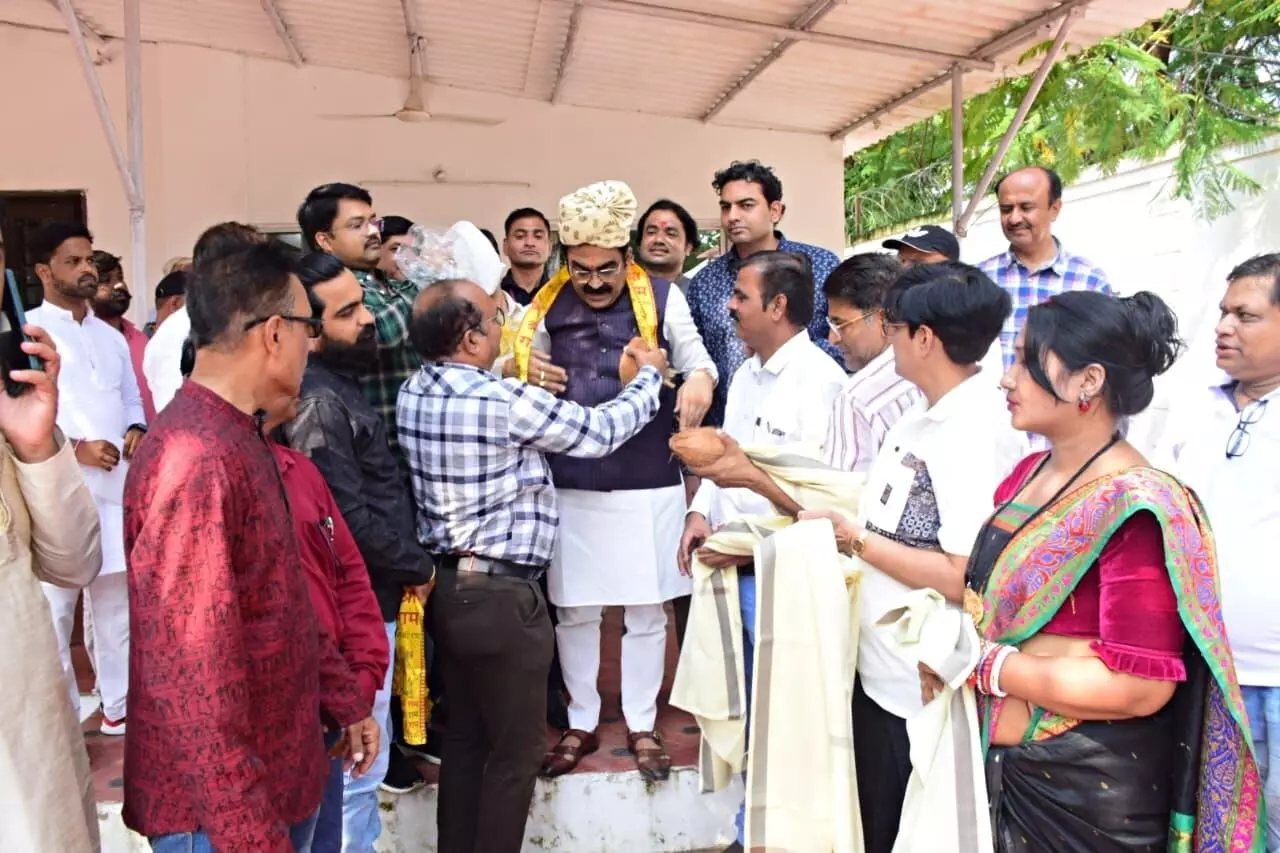 एडवोकेट प्रोटेक्शन एक्ट , अधिवक्ताओं को आयुष्मान कार्ड योजना मे किया जाए शामिल करना एडवोकेट प्रोटेक्शन एक्ट , अधिवक्ताओं को आयुष्मान कार्ड योजना मे किया जाए शामिल करना