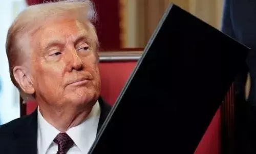 एच-1बी वीजा के नए आवेदकों से 1 लाख डॉलर यानी करीब 88 लाख रुपए शुल्क  आज 21 सिंतबर से वसूलेगा यूएस एच-1बी वीजा के नए आवेदकों से 1 लाख डॉलर यानी करीब 88 लाख रुपए शुल्क  आज 21 सिंतबर से वसूलेगा यूएस