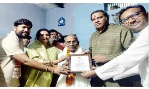 अटल कार्यकर्ता से सम्मानित हुए बुजुर्ग नेता मंगी सेन व जगदीश गुप्ता अटल कार्यकर्ता से सम्मानित हुए बुजुर्ग नेता मंगी सेन व जगदीश गुप्ता