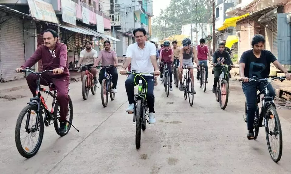 सेवा पखवाड़ा अंतर्गत संडे ऑन साइकिल का हुआ आयोजन, प्रतिभागियों ने दिया फिट रहने एवं पर्यावरण संरक्षण का संदेश सेवा पखवाड़ा अंतर्गत संडे ऑन साइकिल का हुआ आयोजन, प्रतिभागियों ने दिया फिट रहने एवं पर्यावरण संरक्षण का संदेश