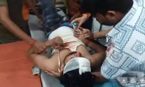 तेज रफ्तार दो मोटर बाइक आपस में टकराई,एक ही हालत गंभीर तेज रफ्तार दो मोटर बाइक आपस में टकराई,एक ही हालत गंभीर