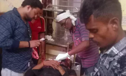 मृत मवेशी से टकराई मोटर साईकिल युवक घायल कटनी रेफर